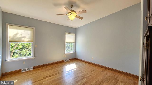 132 BUCKINGHAM DR, Chambersburg, PA 17201