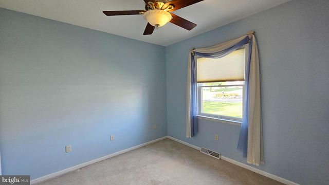 132 BUCKINGHAM DR, Chambersburg, PA 17201