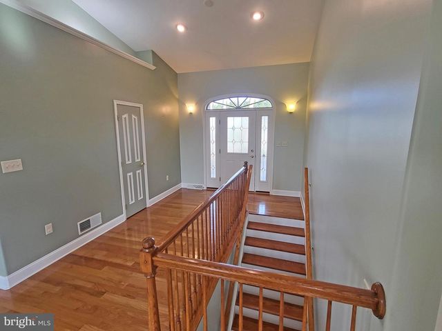 132 BUCKINGHAM DR, Chambersburg, PA 17201