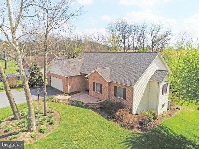 132 BUCKINGHAM DR, Chambersburg, PA 17201