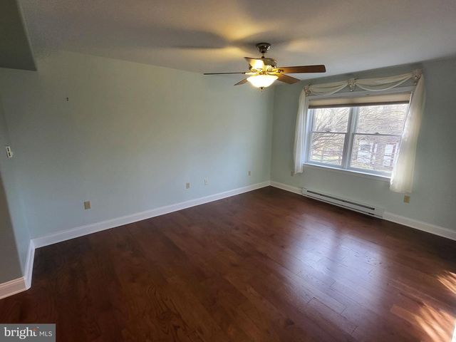 132 BUCKINGHAM DR, Chambersburg, PA 17201