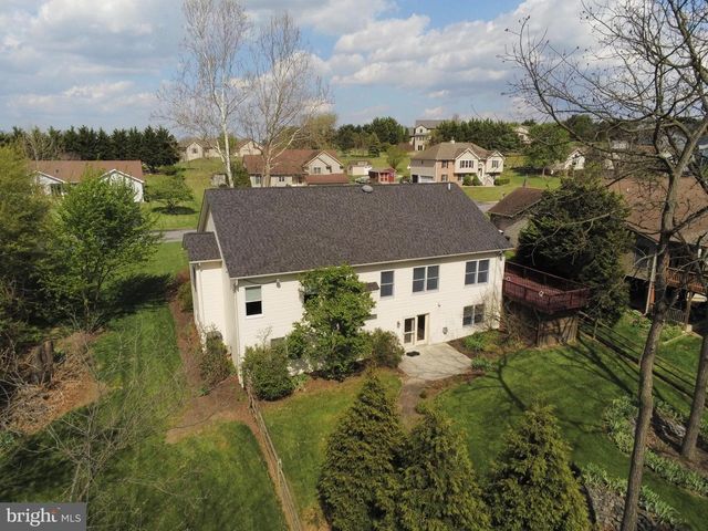 132 BUCKINGHAM DR, Chambersburg, PA 17201