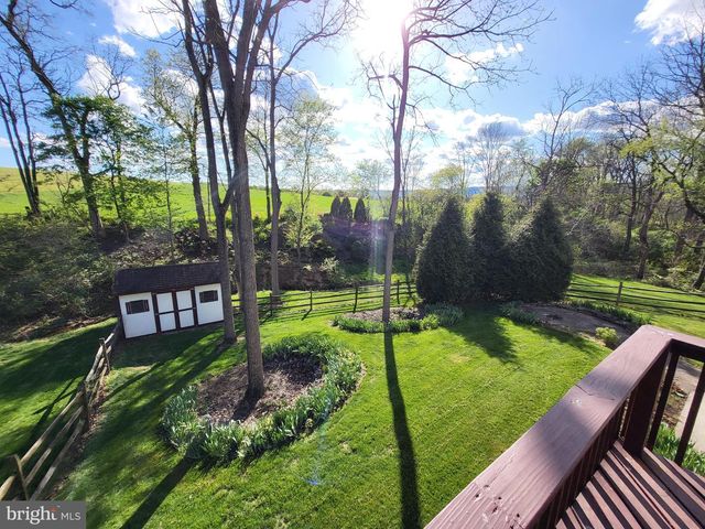 132 BUCKINGHAM DR, Chambersburg, PA 17201