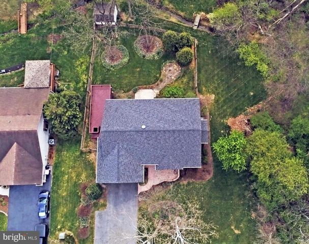 132 BUCKINGHAM DR, Chambersburg, PA 17201