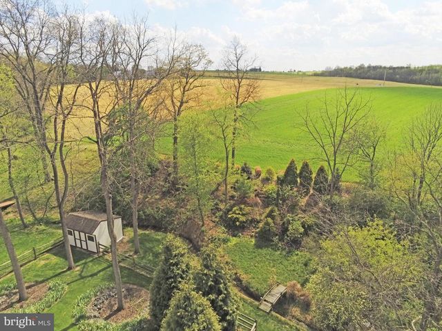 132 BUCKINGHAM DR, Chambersburg, PA 17201