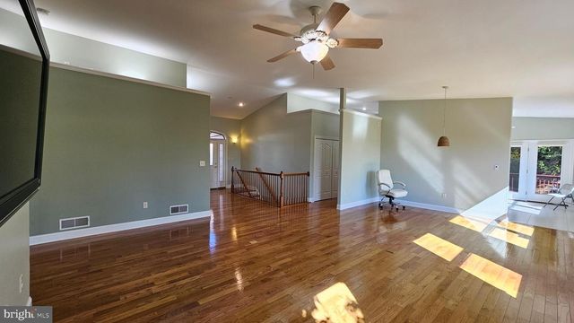 132 BUCKINGHAM DR, Chambersburg, PA 17201