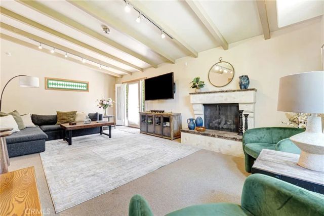 5062 Avenida Hacienda, Tarzana, CA 91356