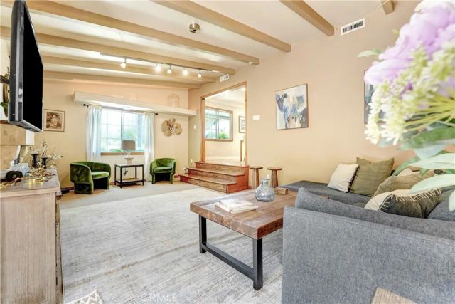 5062 Avenida Hacienda, Tarzana, CA 91356