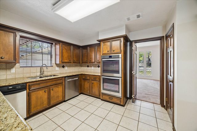 3114 Parkdale Drive, Kingwood, TX 77339