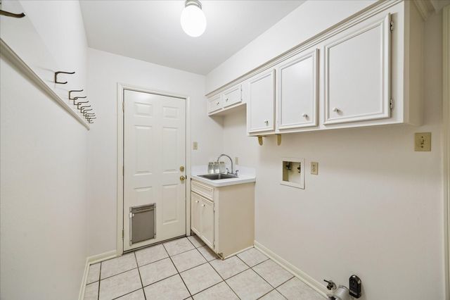 3114 Parkdale Drive, Kingwood, TX 77339