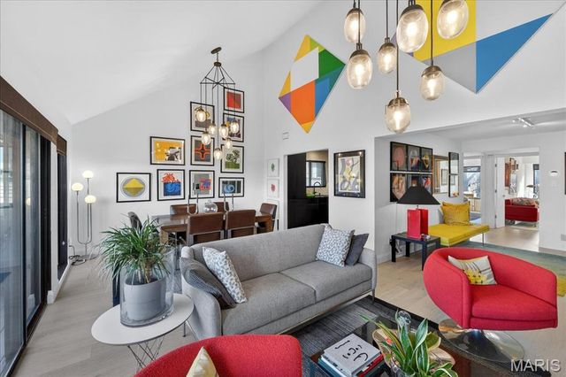 5567 Waterman Boulevard B, St Louis, MO 63112