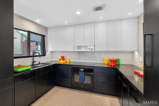 5567 Waterman Boulevard B, St Louis, MO 63112