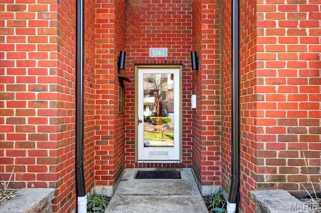 5567 Waterman Boulevard B, St Louis, MO 63112