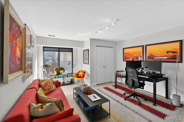 5567 Waterman Boulevard B, St Louis, MO 63112