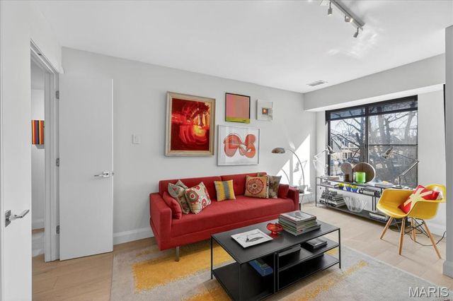 5567 Waterman Boulevard B, St Louis, MO 63112