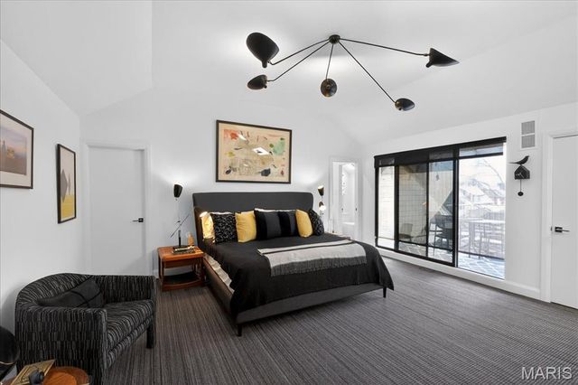 5567 Waterman Boulevard B, St Louis, MO 63112