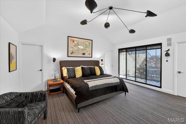 5567 Waterman Boulevard B, St Louis, MO 63112