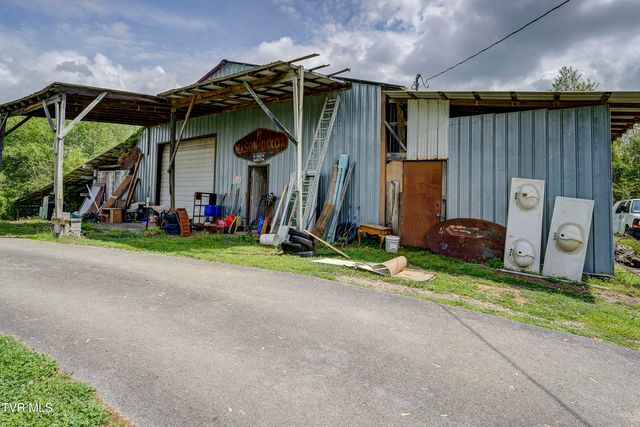 166-178 Gray Station Road, Johnson City, TN 37615