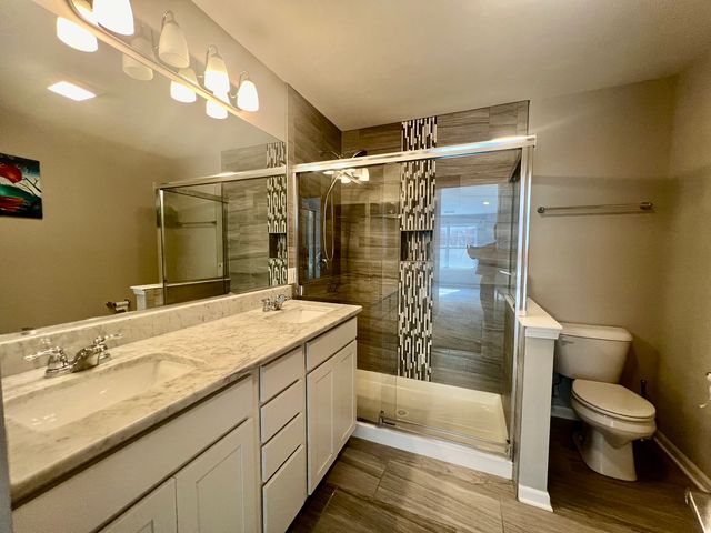 828 Center Street, Des Plaines, IL 60016