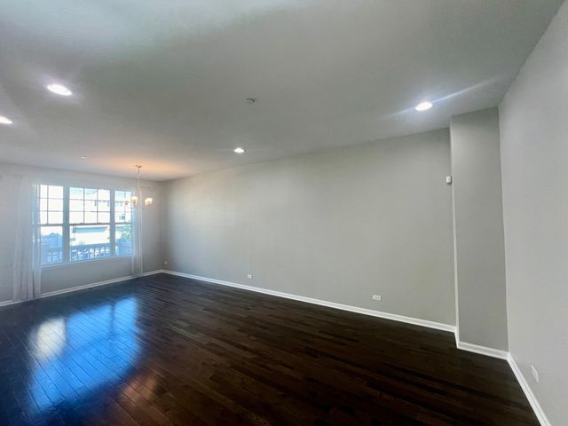 828 Center Street, Des Plaines, IL 60016