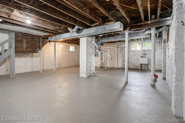 5045 Fairview Street, Detroit, MI 48213