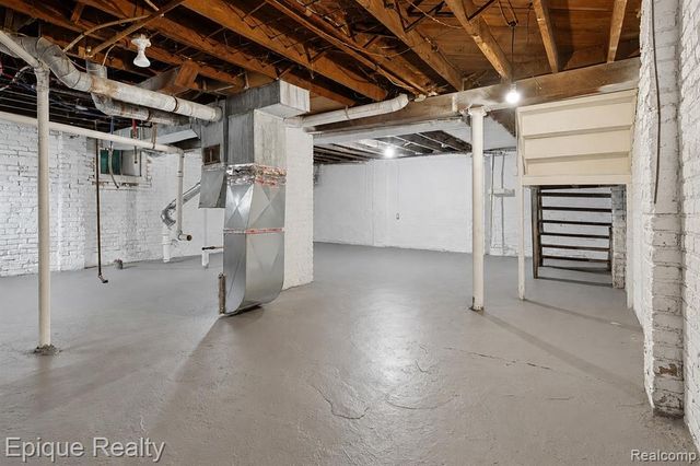 5045 Fairview Street, Detroit, MI 48213