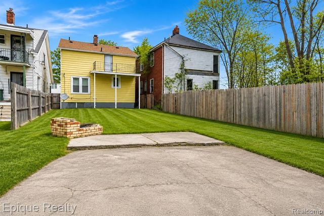 5045 Fairview Street, Detroit, MI 48213