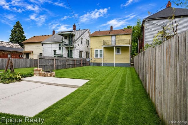 5045 Fairview Street, Detroit, MI 48213