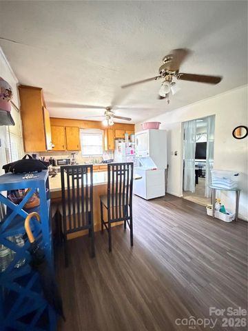 112 Academy Avenue NW, Concord, NC 28025