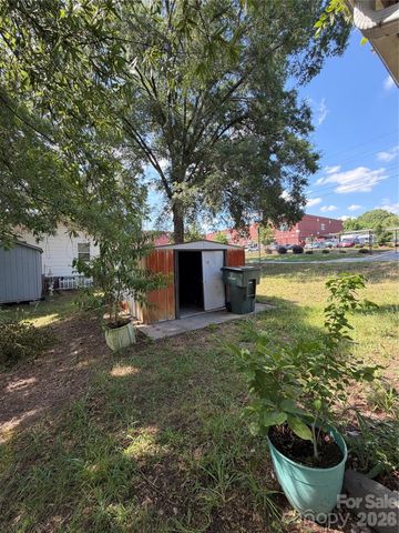 112 Academy Avenue NW, Concord, NC 28025