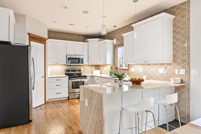 3134 SW Prairie View Road, Ankeny, IA 50023