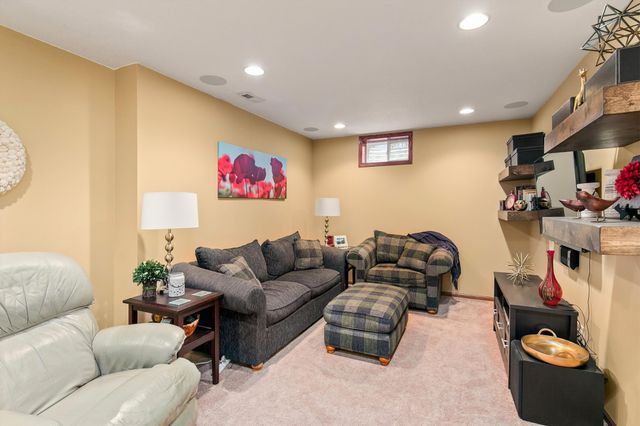 3134 SW Prairie View Road, Ankeny, IA 50023