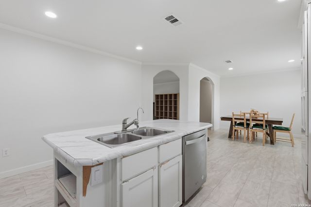 670 Nickerson Farms Rd, Seguin, TX 78155