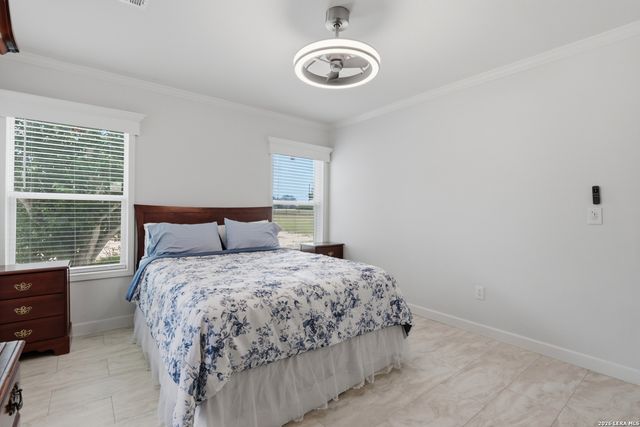 670 Nickerson Farms Rd, Seguin, TX 78155