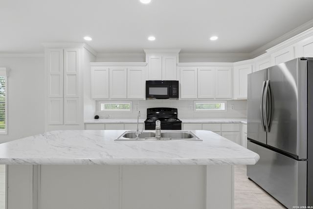 670 Nickerson Farms Rd, Seguin, TX 78155