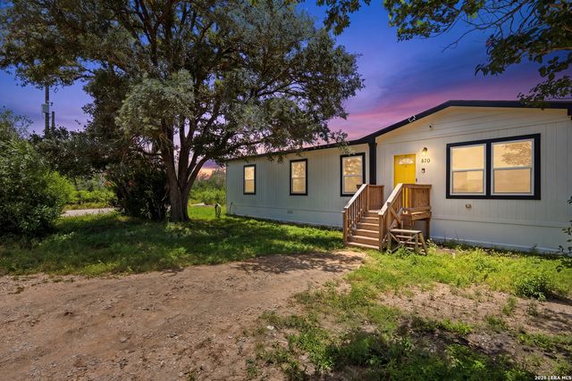 670 Nickerson Farms Rd, Seguin, TX 78155