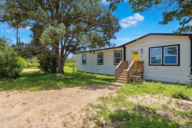670 Nickerson Farms Rd, Seguin, TX 78155