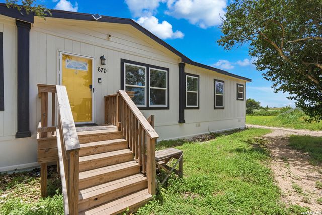 670 Nickerson Farms Rd, Seguin, TX 78155