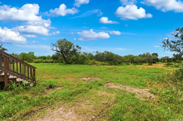 670 Nickerson Farms Rd, Seguin, TX 78155