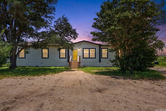 670 Nickerson Farms Rd, Seguin, TX 78155