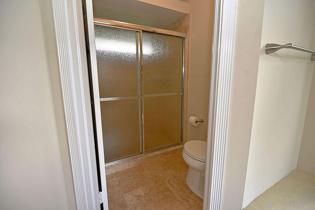 19 Dunbar Road, Palm Beach Gardens, FL 33418