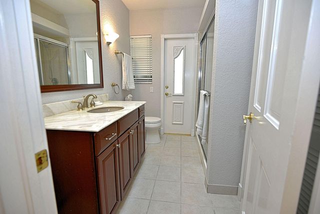 19 Dunbar Road, Palm Beach Gardens, FL 33418