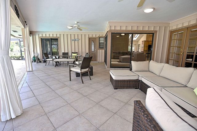 19 Dunbar Road, Palm Beach Gardens, FL 33418