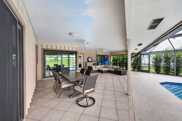 19 Dunbar Road, Palm Beach Gardens, FL 33418