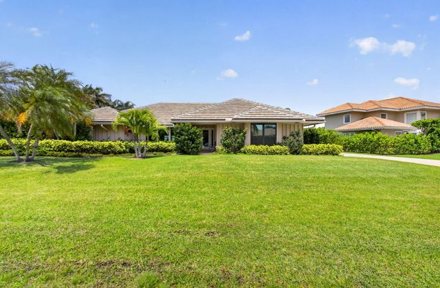19 Dunbar Road, Palm Beach Gardens, FL 33418