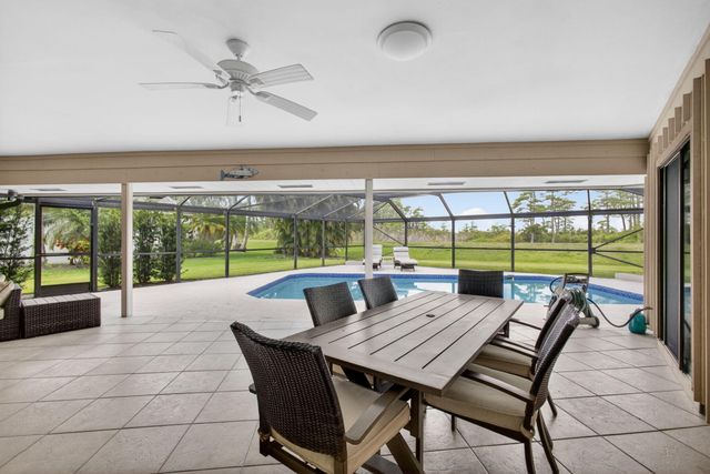 19 Dunbar Road, Palm Beach Gardens, FL 33418