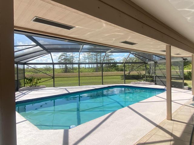 19 Dunbar Road, Palm Beach Gardens, FL 33418