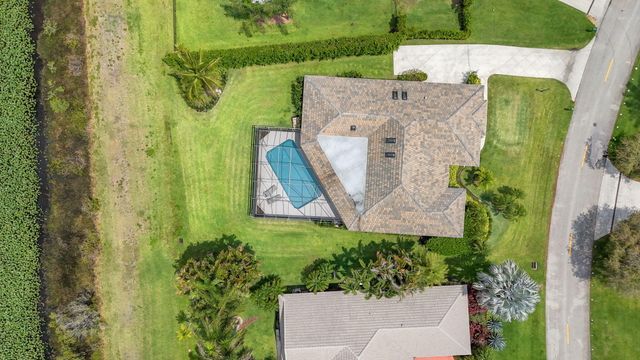 19 Dunbar Road, Palm Beach Gardens, FL 33418
