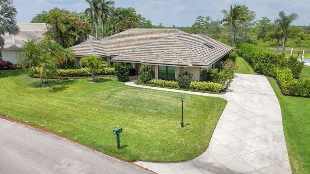 19 Dunbar Road, Palm Beach Gardens, FL 33418