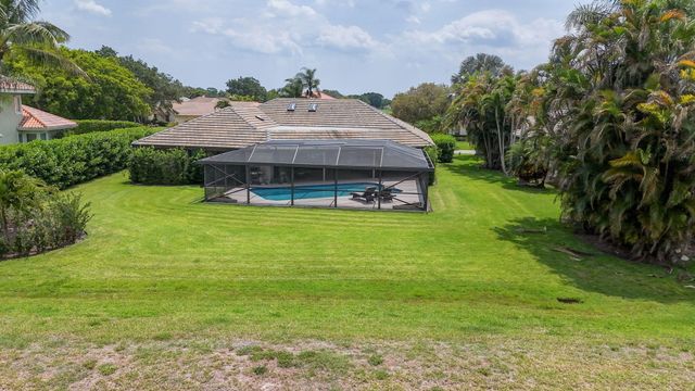 19 Dunbar Road, Palm Beach Gardens, FL 33418
